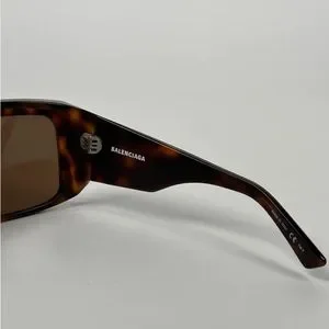 Balenciaga | Accessories | Balenciaga Bb002s Oversized Mask  display picture 1